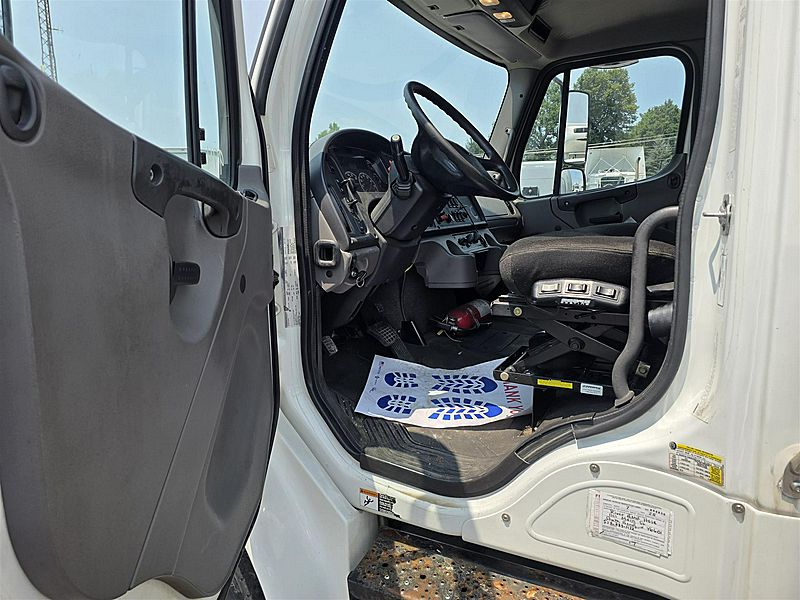 2013 Freightliner M2