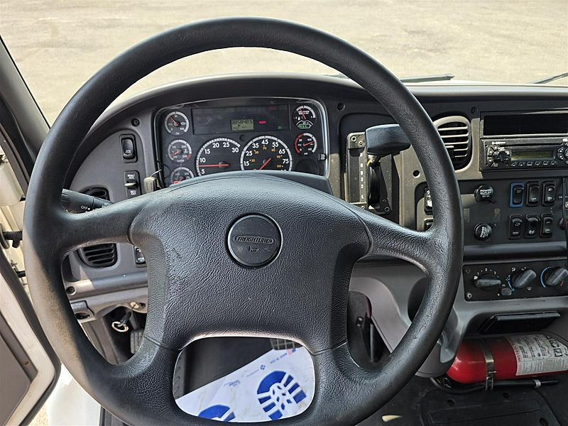 2013 Freightliner M2