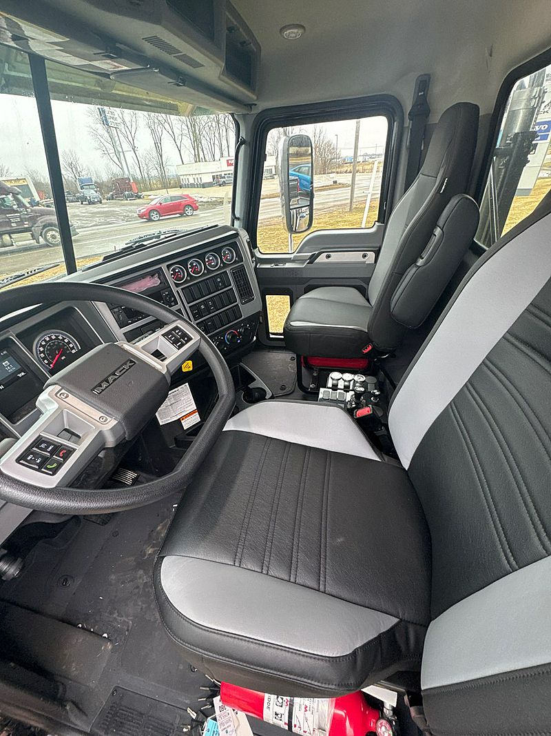 2026 Mack GR64F