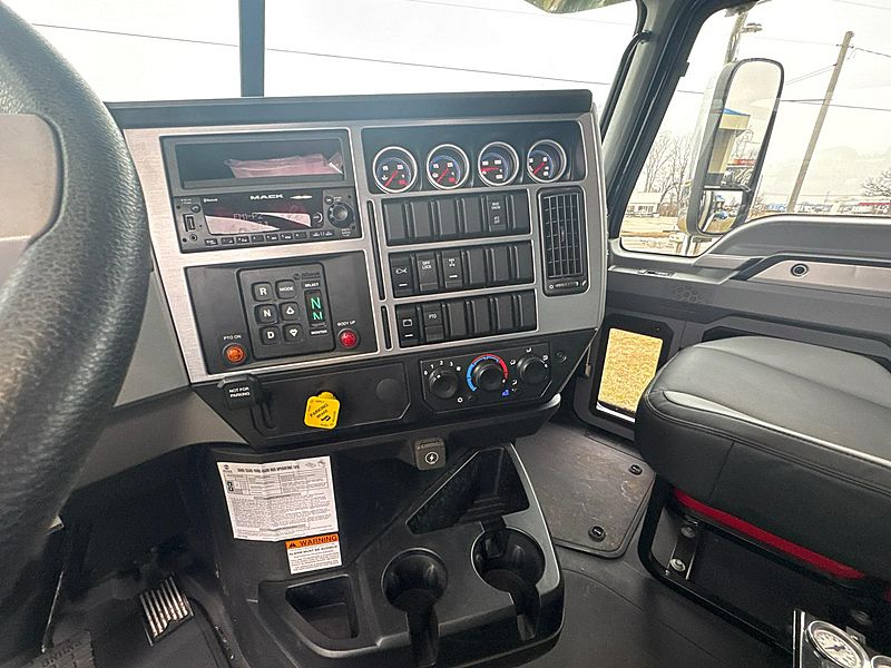 2026 Mack GR64F