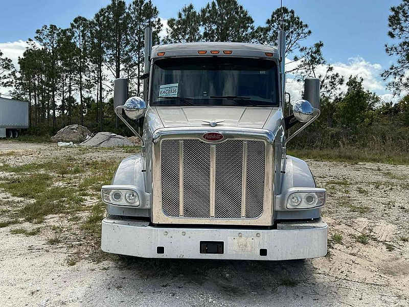 2021 Peterbilt 567