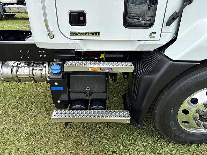 2027 Mack MD6 42R
