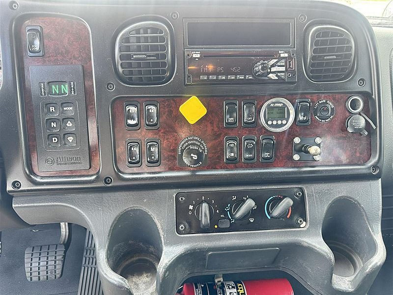 2018 Freightliner M2 106