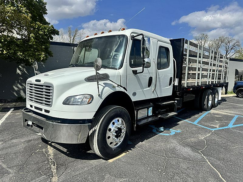 2018 Freightliner M2 106