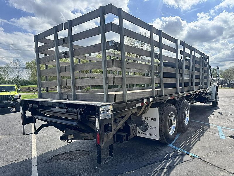 2018 Freightliner M2 106