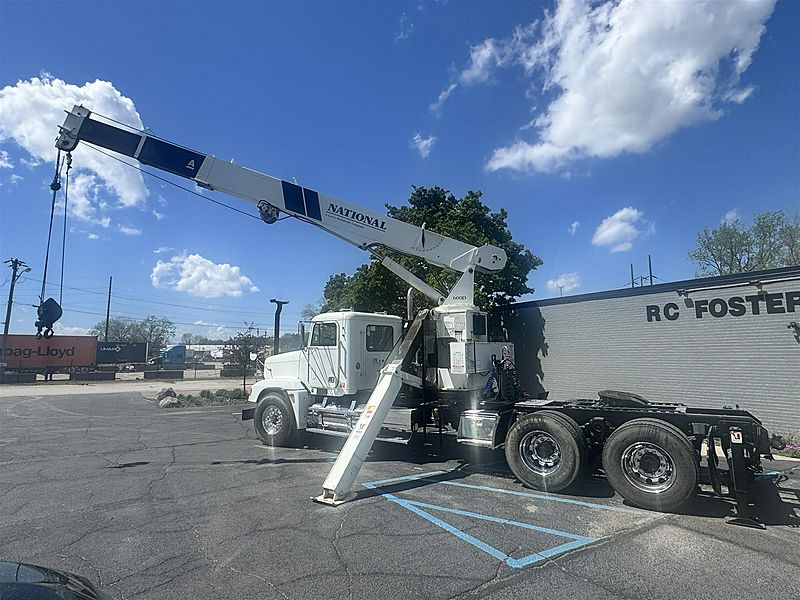 2002 Freightliner FLD120