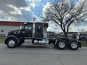 2025 Peterbilt 567