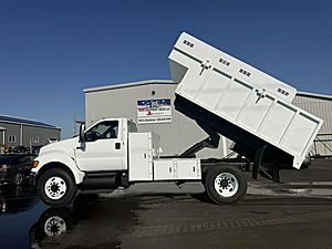 2015 Ford F-750 - Dump Truck