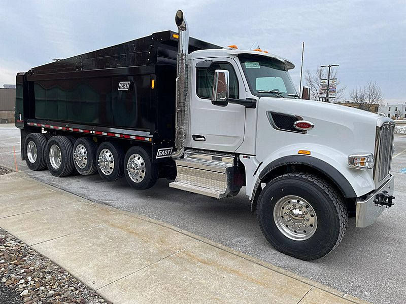 2026 Peterbilt 567
