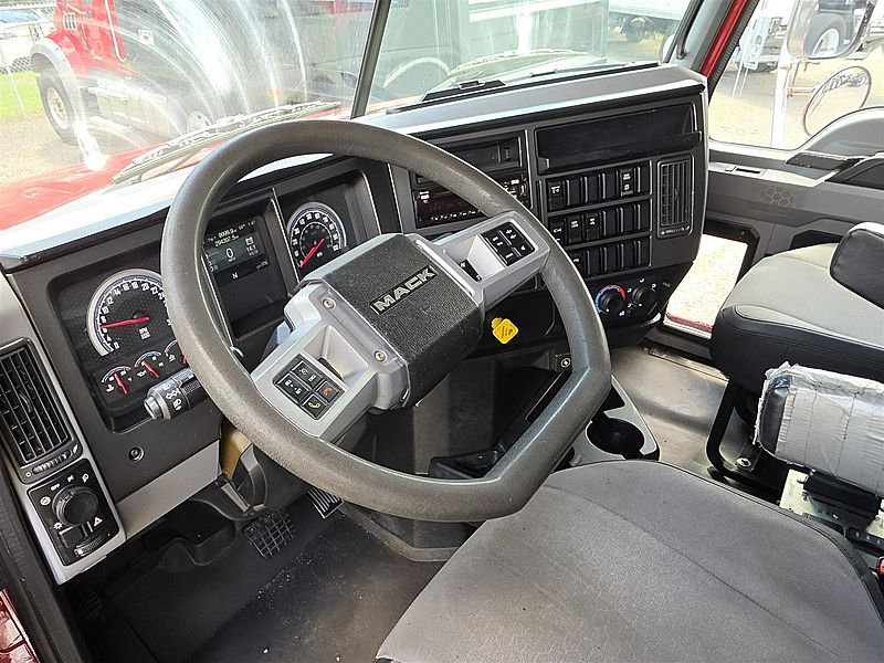 2019 Mack GR84F