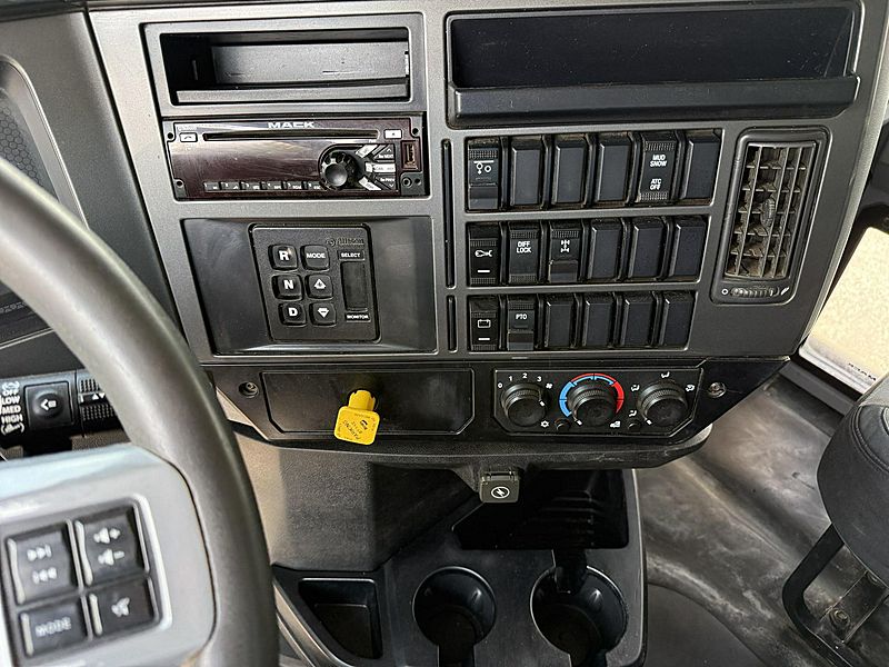 2019 Mack GR84F