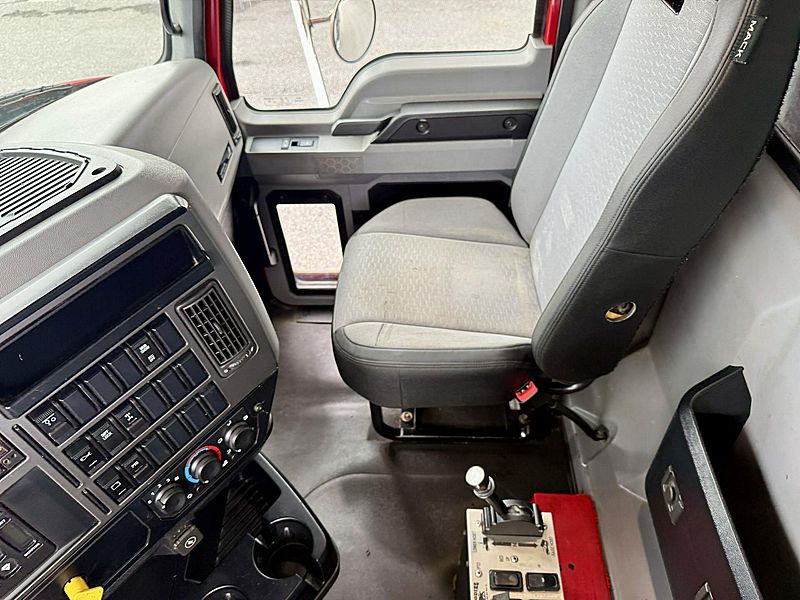 2019 Mack GR84F