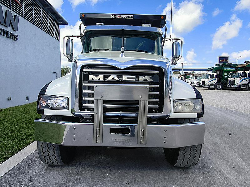 2020 Mack GR84F