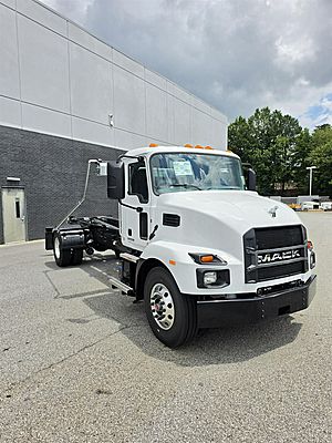 2027 Mack MD7 42R