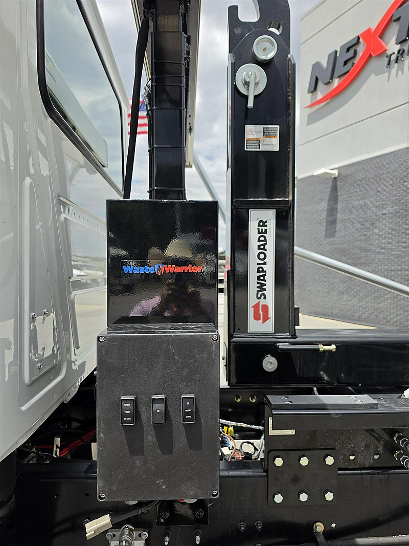 2027 Mack MD7 42R