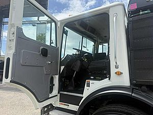 2027 Mack TE64R