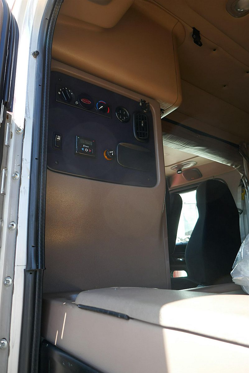 2021 Peterbilt 389