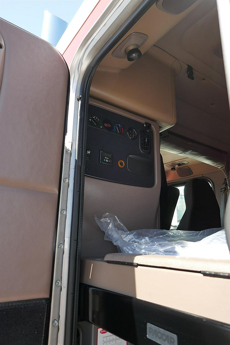 2021 Peterbilt 389