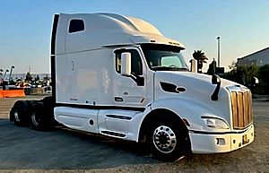 2022 Peterbilt 579 - Sleeper Truck