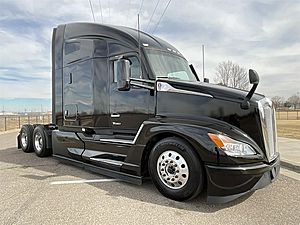 2023 Kenworth T680 - Sleeper Truck