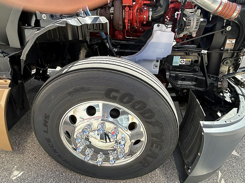 2023 Kenworth T680