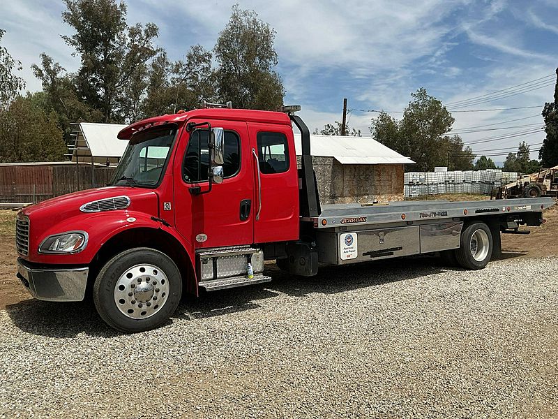 2023 Freightliner M2