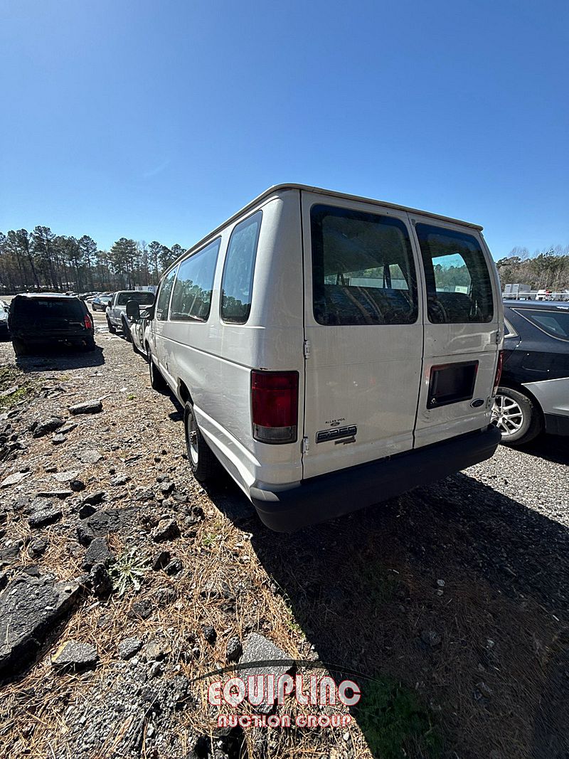 2006 Ford E350
