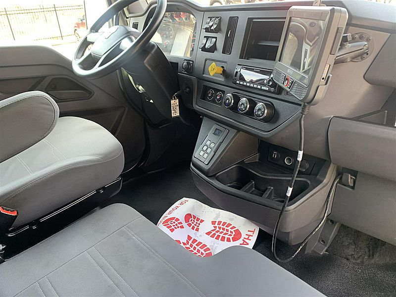 2023 Kenworth T280