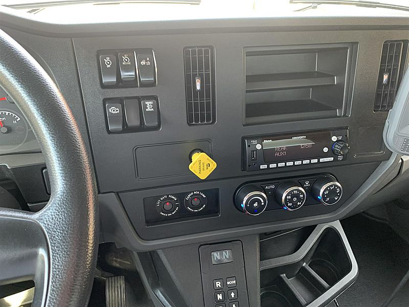 2023 Kenworth T280