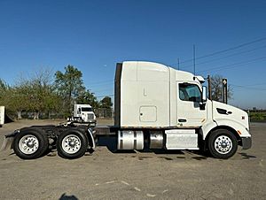 2017 Peterbilt 579 - Sleeper Truck