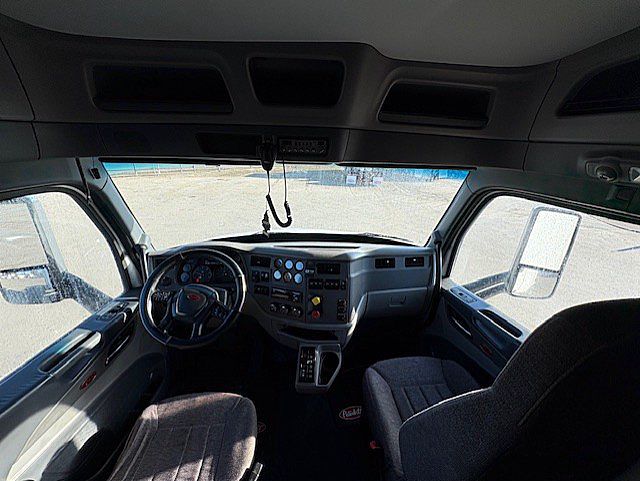 2017 Peterbilt 579