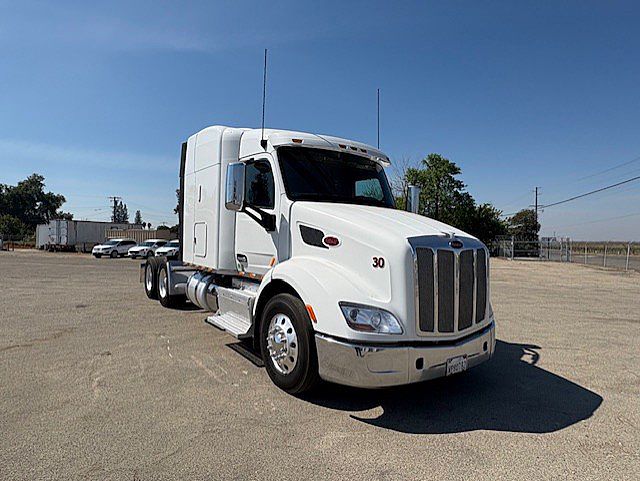 2017 Peterbilt 579