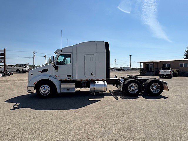 2017 Peterbilt 579
