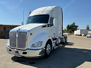 2016 Kenworth T680 - Sleeper Truck