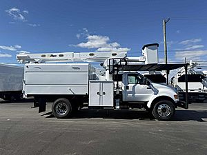 2013 Ford F-750 - Bucket Truck