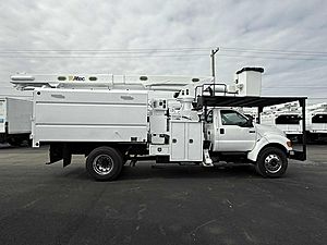 2013 Ford F-750 - Bucket Truck