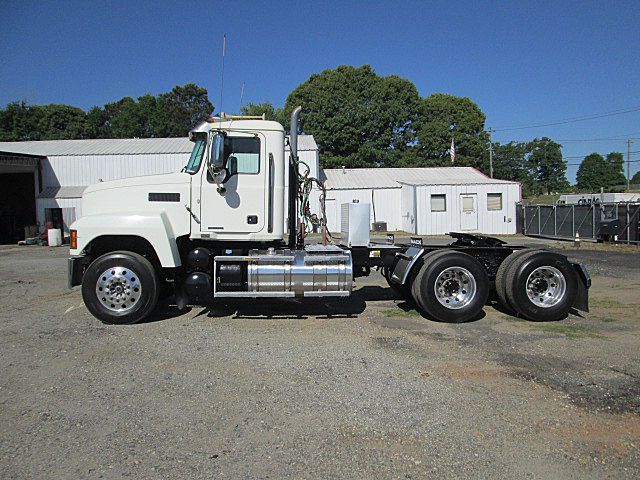 2021 Mack PI64T