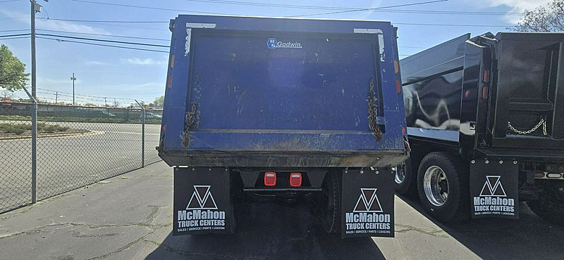 2022 Mack GR64F