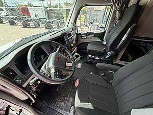 2027 Peterbilt 579