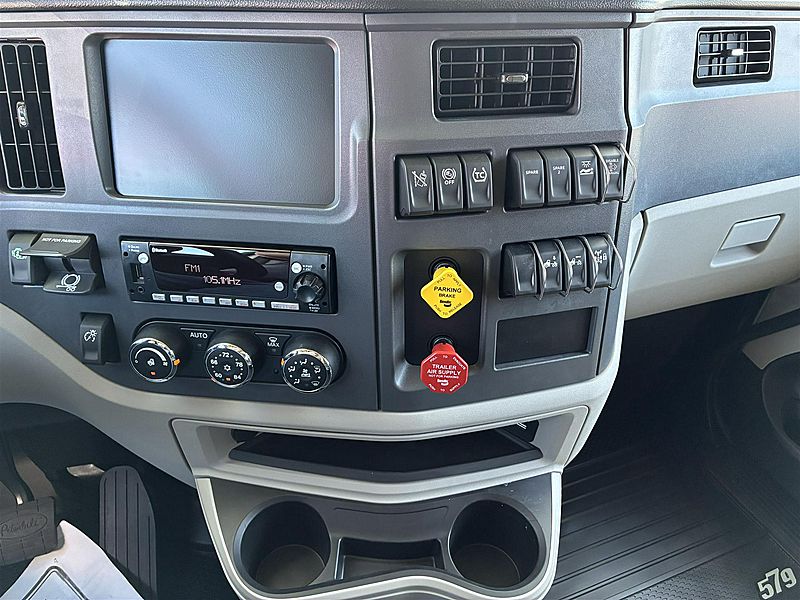 2027 Peterbilt 579