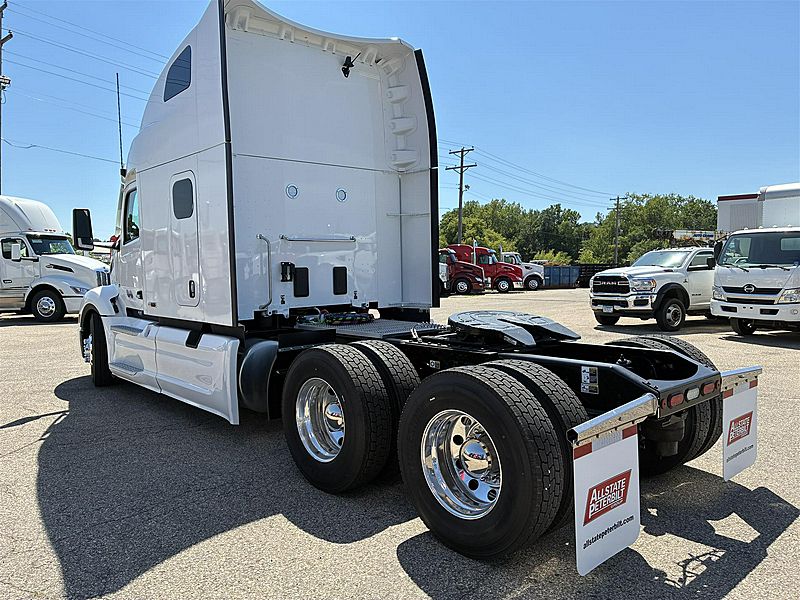 2027 Peterbilt 579