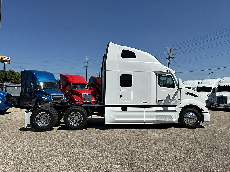 2027 Peterbilt 579