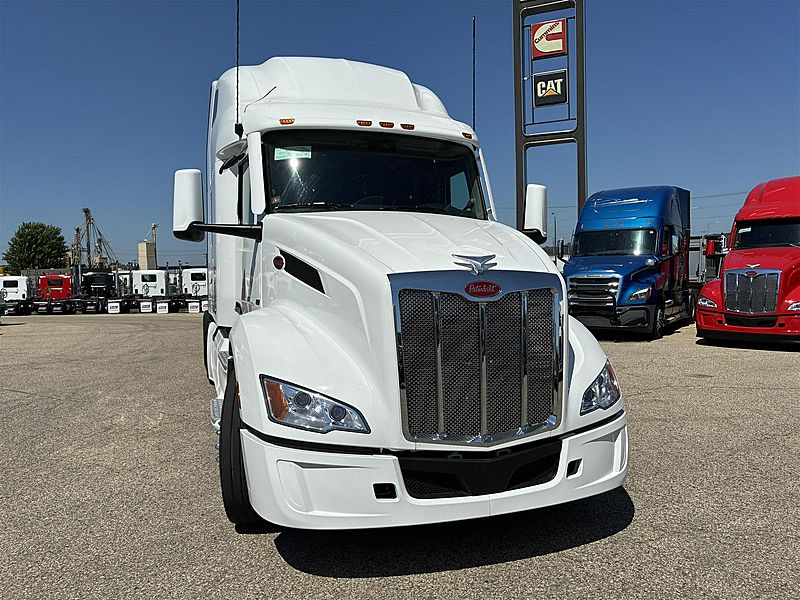 2027 Peterbilt 579