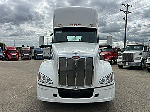 2027 Peterbilt 579