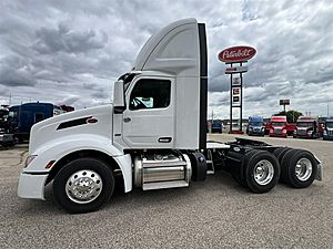 2027 Peterbilt 579