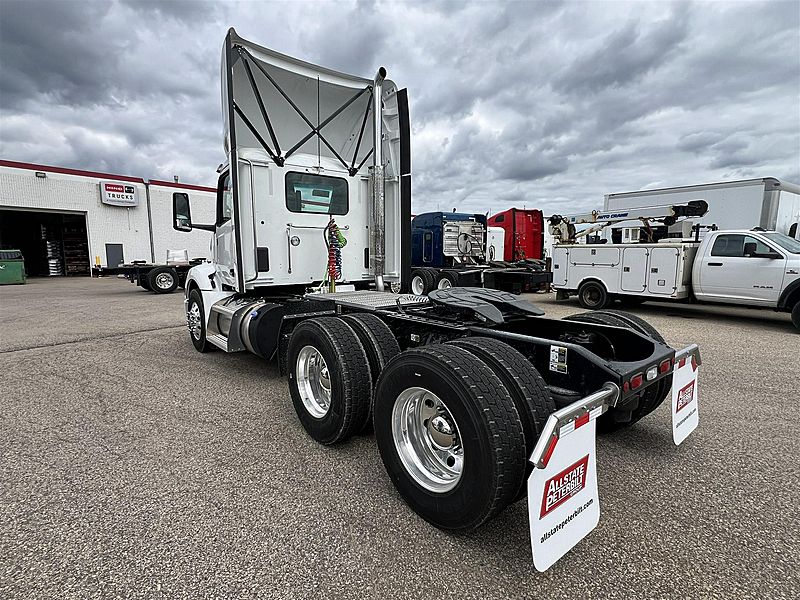 2027 Peterbilt 579
