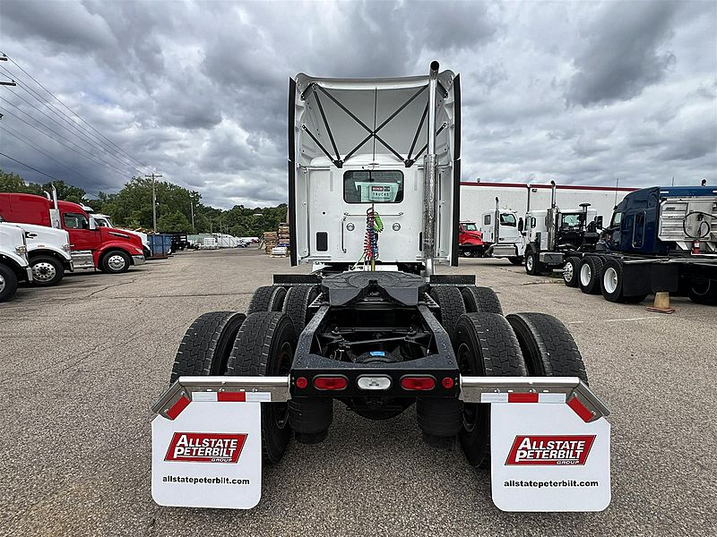 2027 Peterbilt 579