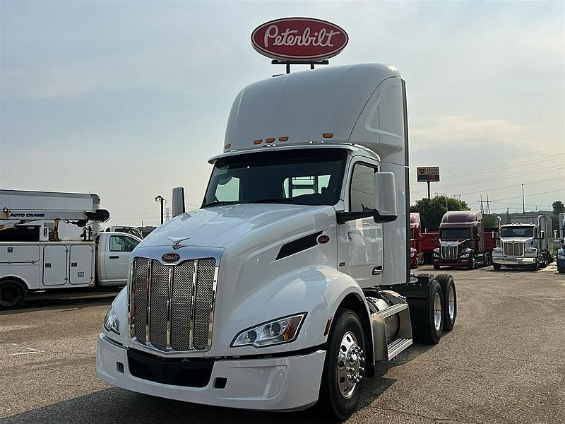 2027 Peterbilt 579