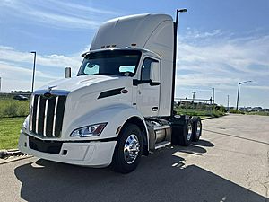 2027 Peterbilt 579