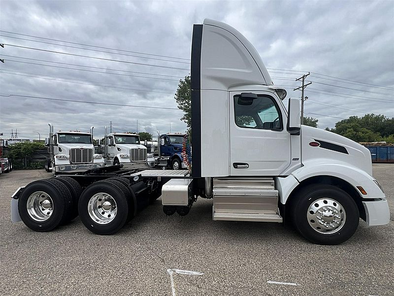 2027 Peterbilt 579
